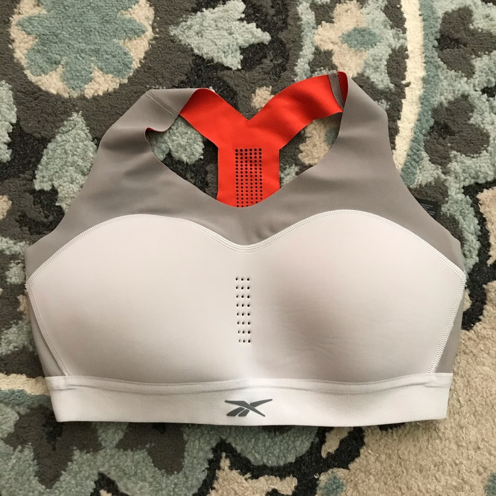Reebok sports bra 🌸